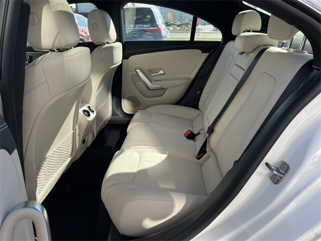 2025 Mercedes Benz CLA 250 photo 4