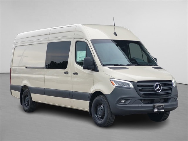 2025 Mercedes-Benz Sprinter Crew Van Base's photo