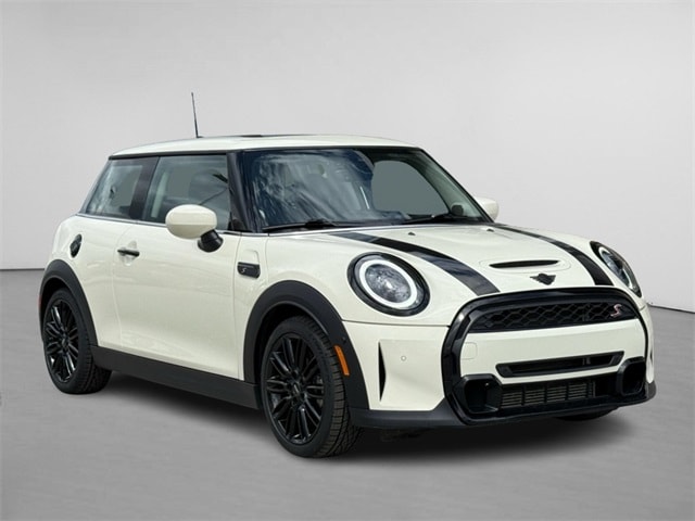 2023 MINI 3 Door S's photo