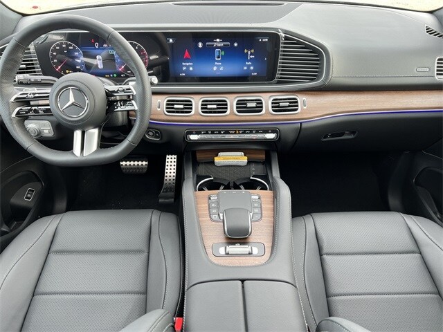 2025 Mercedes Benz GLS 450 photo 2