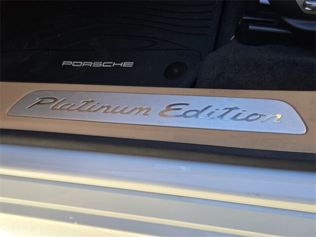 2013 Porsche Panamera Platinum photo 2