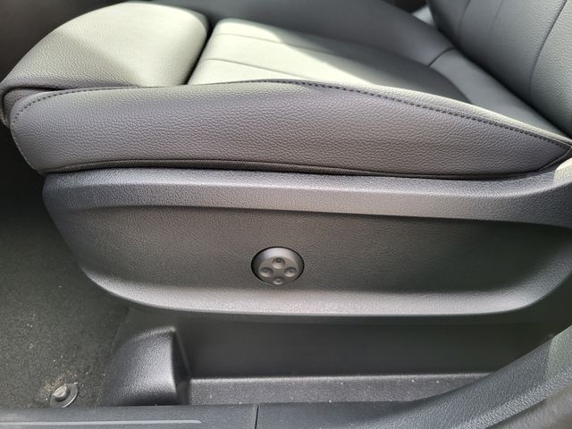 2025 Mercedes-Benz GLB Base - Photo 11