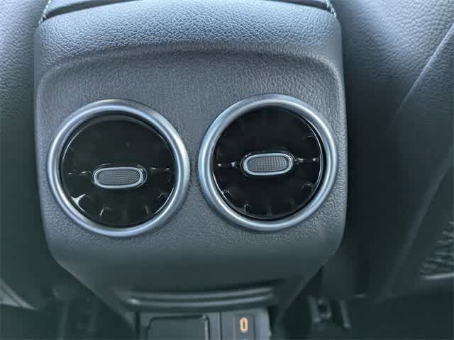 Thumbnail: 2025 Mercedes-Benz GLB - 4