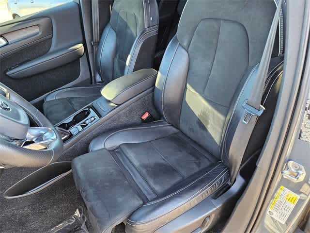 Thumbnail: 2020 Volvo XC40 - 15