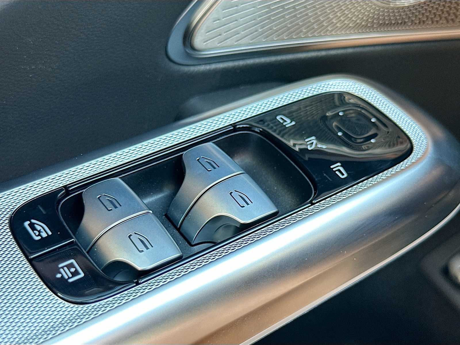 Thumbnail: 2026 Mercedes-Benz E-Class - 18