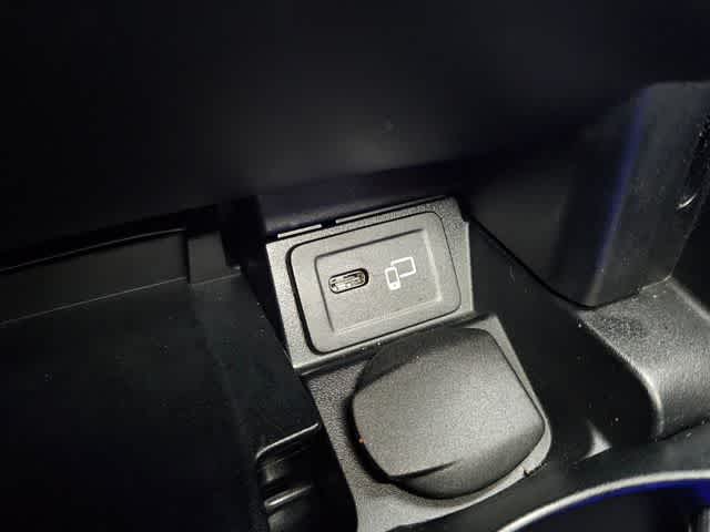 Thumbnail: 2022 Mercedes-Benz E-Class - 31