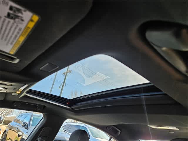 Thumbnail: 2022 Lexus ES - 16