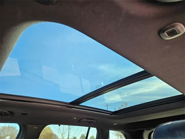 Thumbnail: 2022 Jeep Grand Cherokee - 17