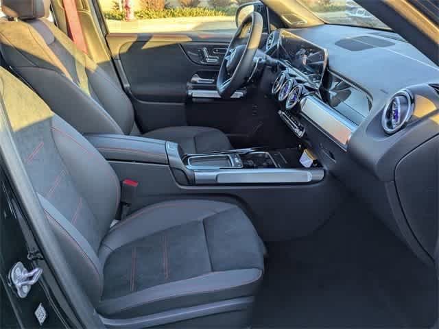 Thumbnail: 2025 Mercedes-Benz GLB - 10