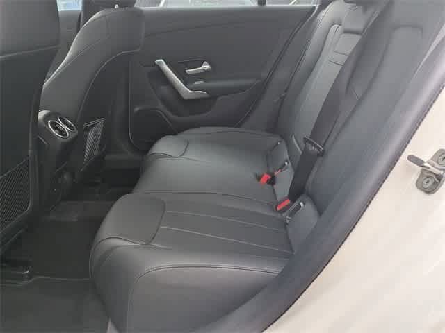 2025 Mercedes-Benz CLA 250 5