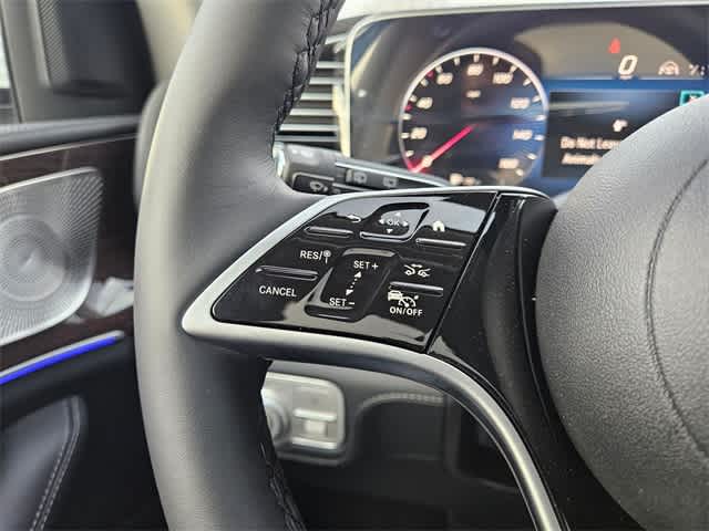 Thumbnail: 2026 Mercedes-Benz GLE - 26