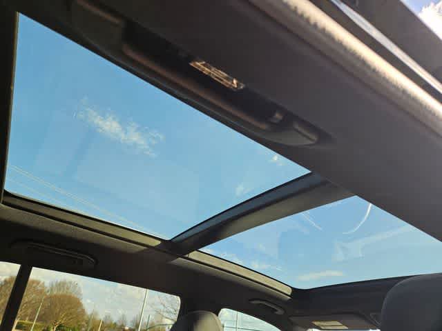 Thumbnail: 2025 Mercedes-Benz GLS - 21