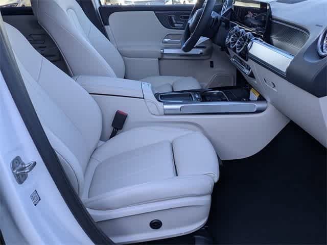 Thumbnail: 2025 Mercedes-Benz GLB - 10