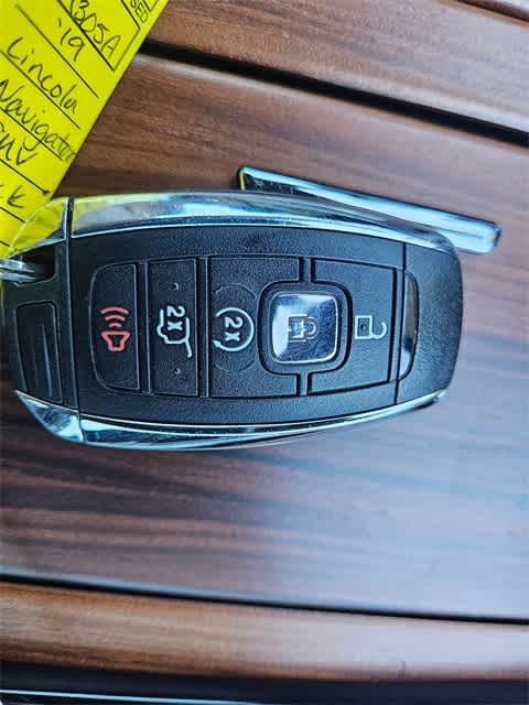 Thumbnail: 2019 Lincoln Navigator L - 37