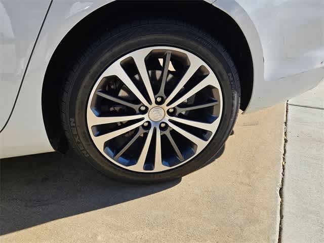 Thumbnail: 2019 Buick Regal - 12