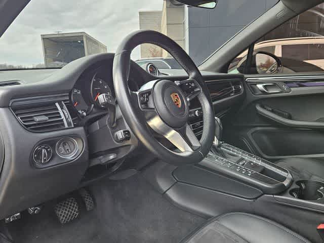 Thumbnail: 2020 Porsche Macan - 2