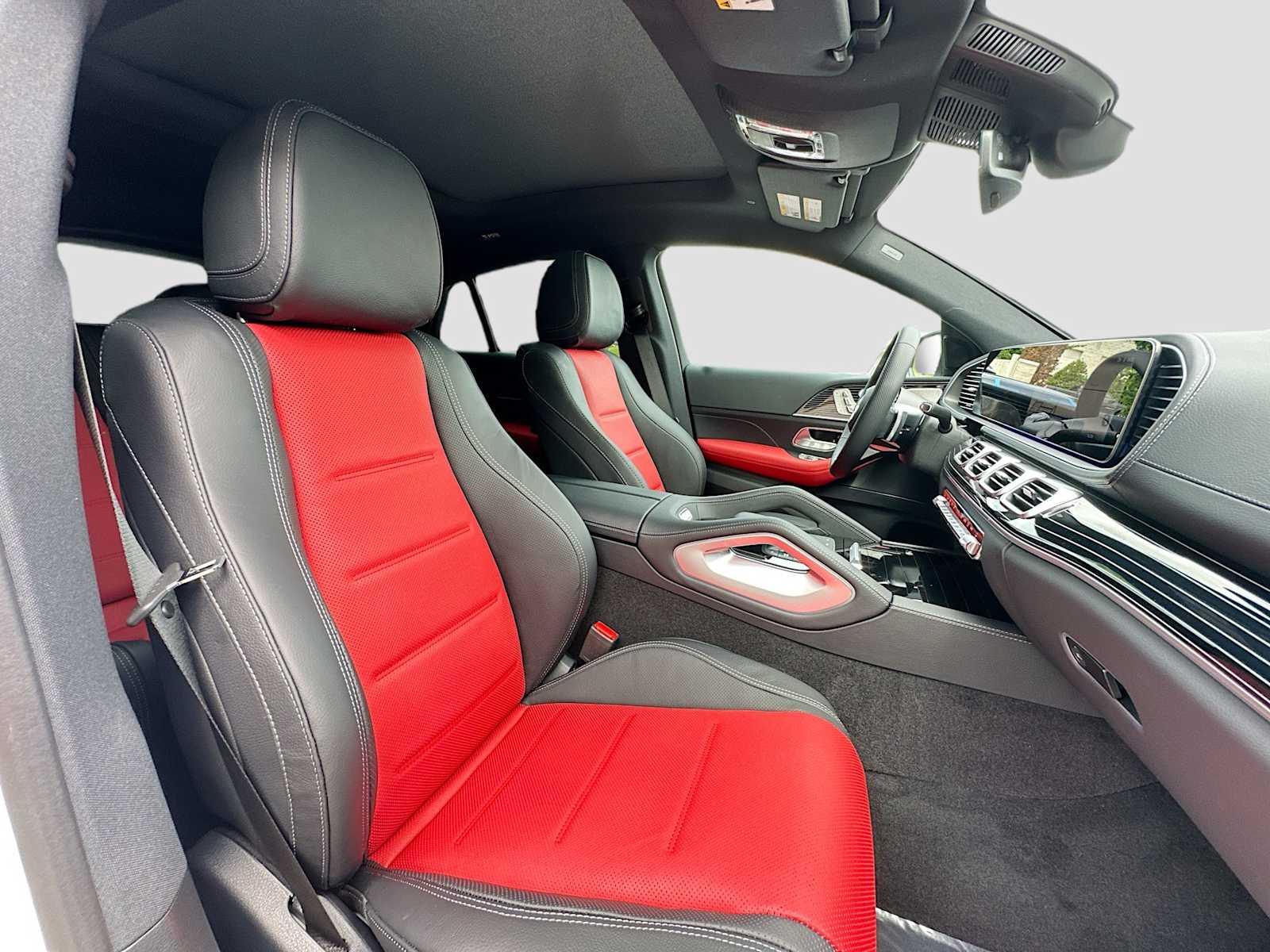 Thumbnail: 2026 Mercedes-Benz GLE - 29