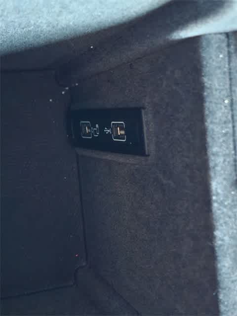 Thumbnail: 2017 Mercedes-Benz GLE - 32