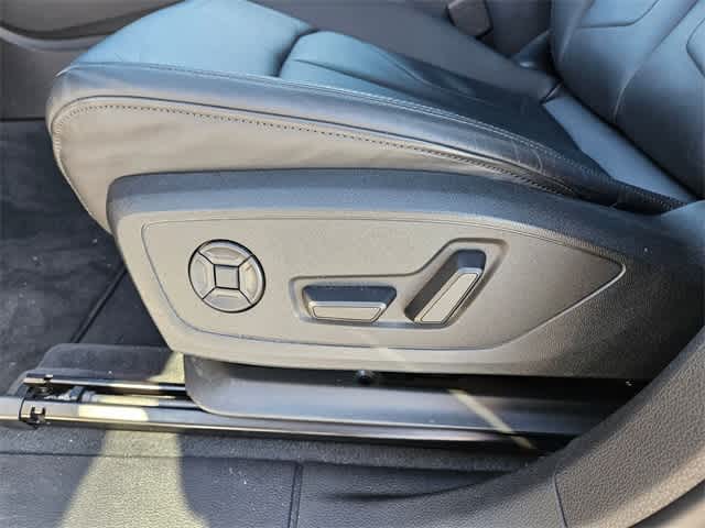 Thumbnail: 2025 Audi Q3 - 13