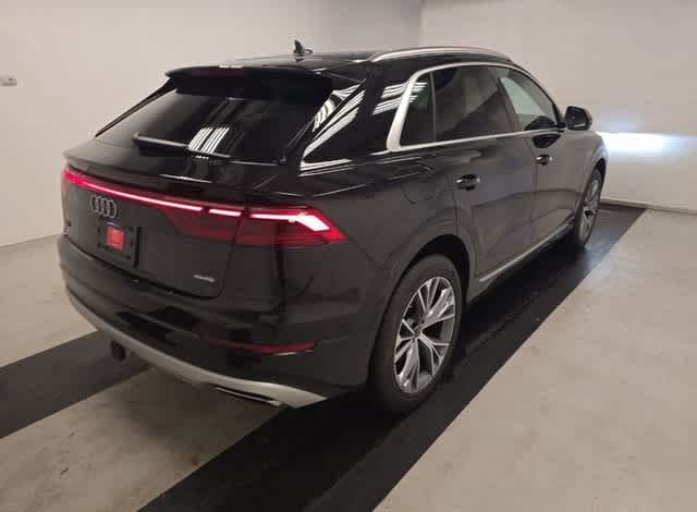 Thumbnail: 2025 Audi Q8 - 2