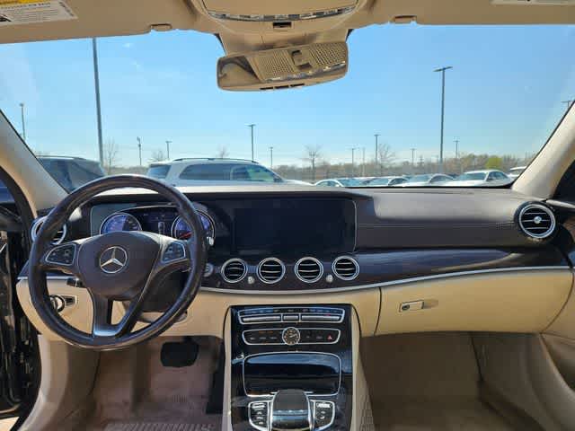 Thumbnail: 2017 Mercedes-Benz E-Class - 18