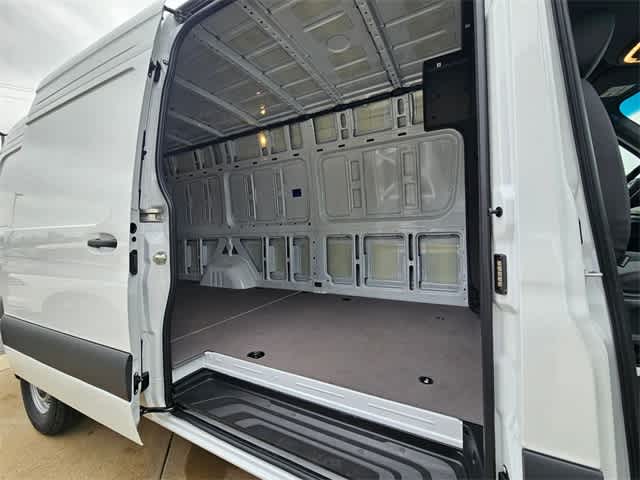 Thumbnail: 2026 Mercedes-Benz Sprinter - 18