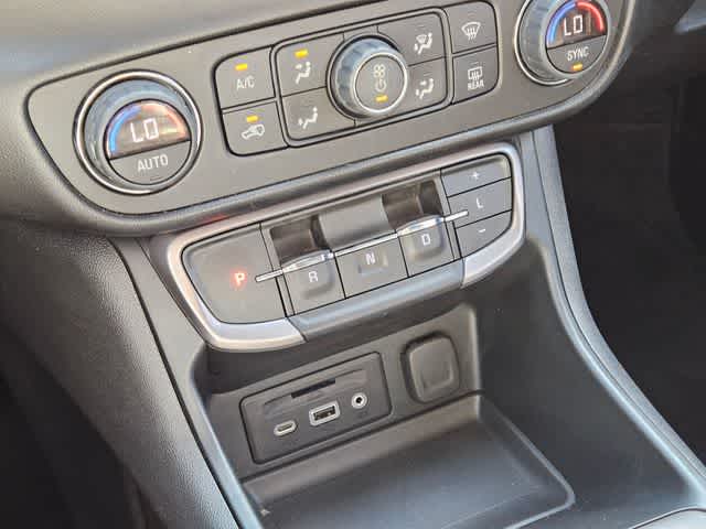 Thumbnail: 2022 GMC Terrain - 31