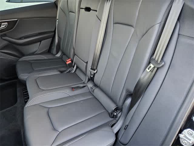 Thumbnail: 2025 Audi Q8 - 19