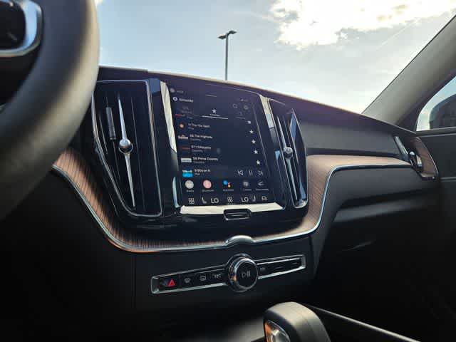 Thumbnail: 2024 Volvo XC60 - 28