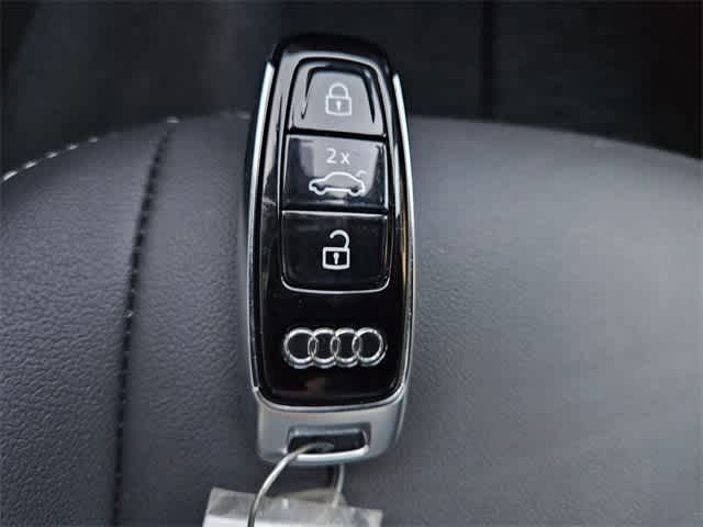 Thumbnail: 2025 Audi Q8 - 36