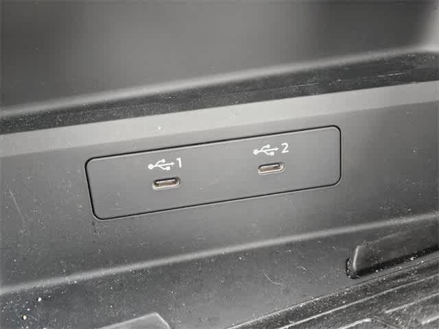 Thumbnail: 2024 Audi RS 3 - 32