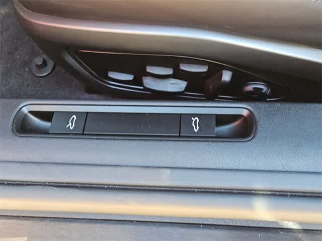 Thumbnail: 2025 Porsche 911 - 21