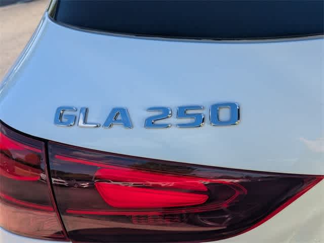 Thumbnail: 2025 Mercedes-Benz GLA - 12