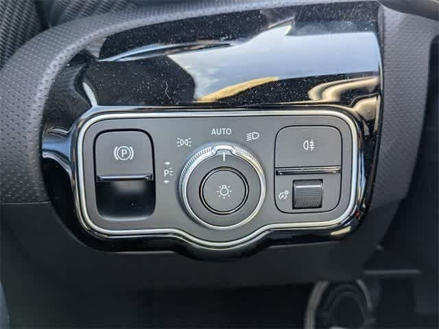 2025 Mercedes-Benz CLA 250 25