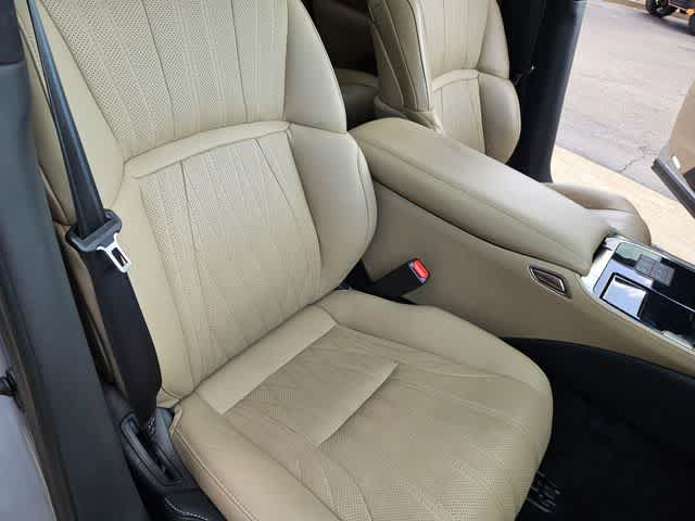 Thumbnail: 2023 Lexus LS - 23