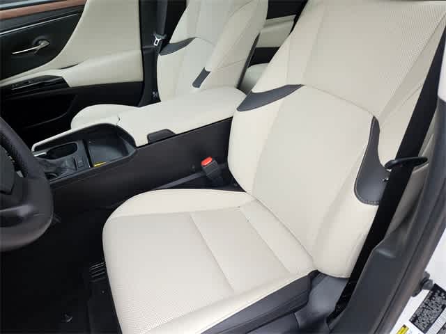 Thumbnail: 2025 Lexus ES - 14