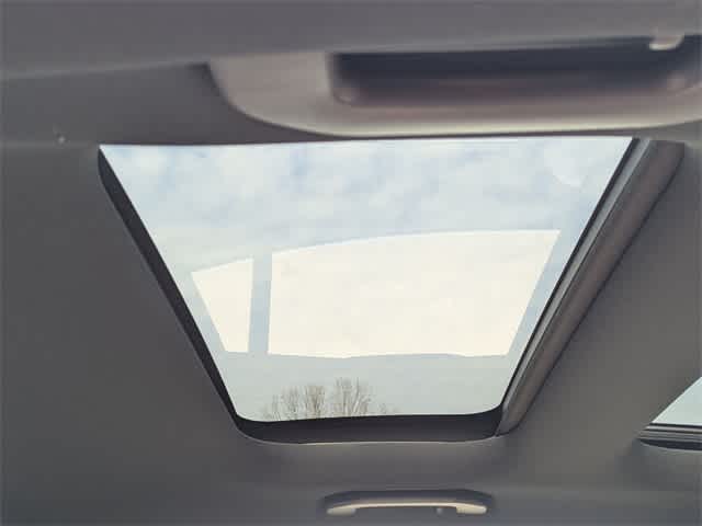 Thumbnail: 2023 Mercedes-Benz C-Class - 21