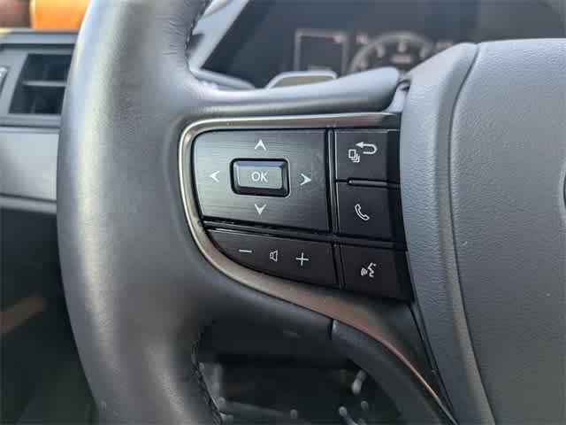 Thumbnail: 2025 Lexus ES - 23