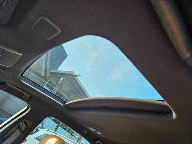 Thumbnail: 2021 Lexus LS - 16