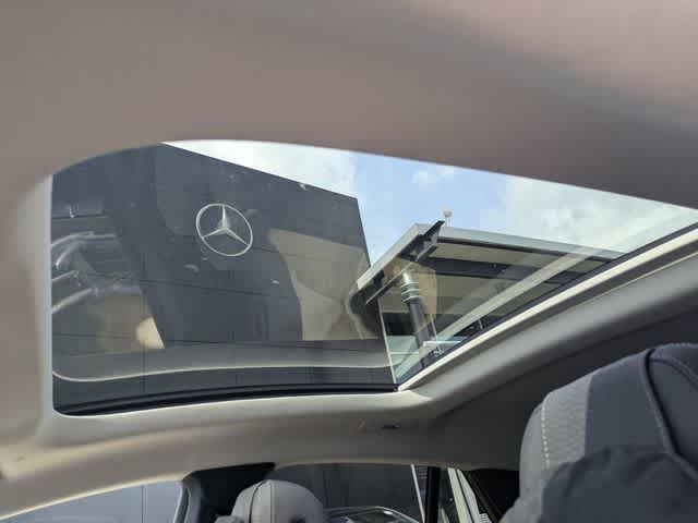 Thumbnail: 2026 Mercedes-Benz GLE - 19