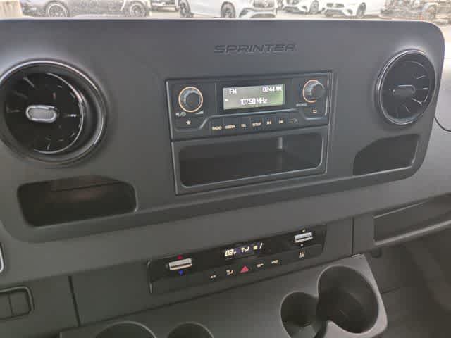 Thumbnail: 2024 Mercedes-Benz eSprinter - 21