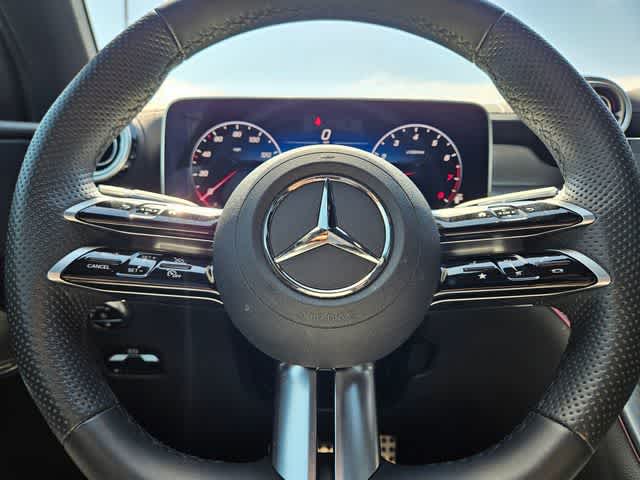 Thumbnail: 2025 Mercedes-Benz GLC - 25