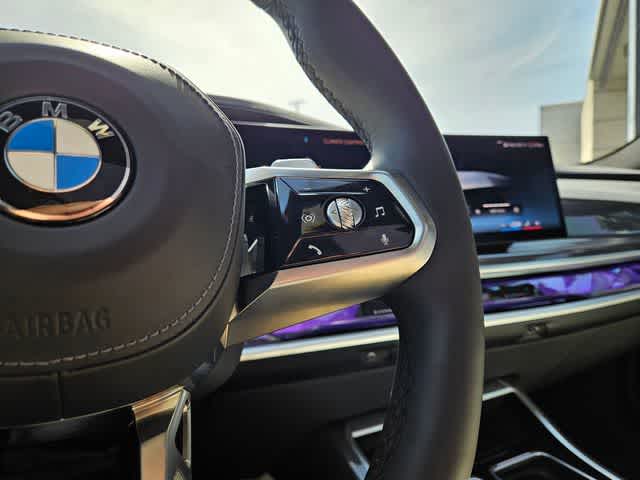Thumbnail: 2025 BMW 7 Series - 26