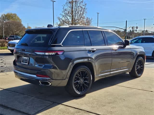 Thumbnail: 2022 Jeep Grand Cherokee - 8