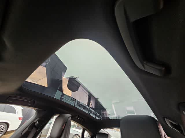 Thumbnail: 2023 Porsche Taycan - 18