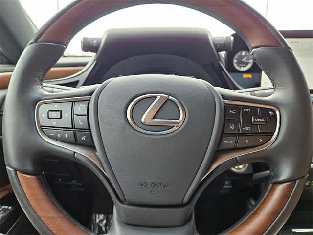 Thumbnail: 2024 Lexus ES - 24