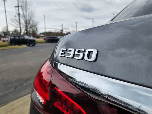 Thumbnail: 2022 Mercedes-Benz E-Class - 12