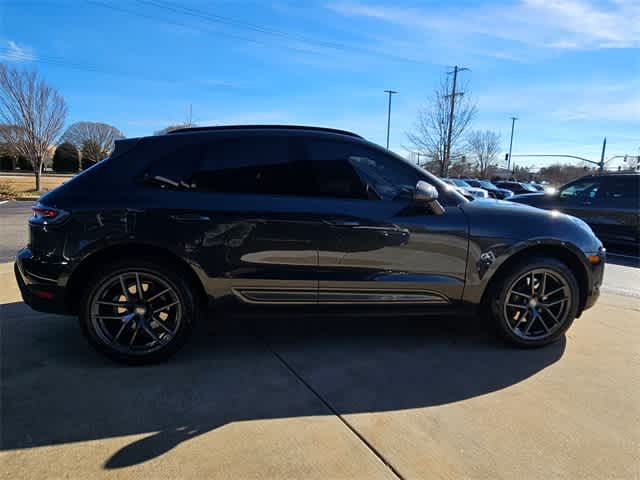 Thumbnail: 2024 Porsche Macan - 10