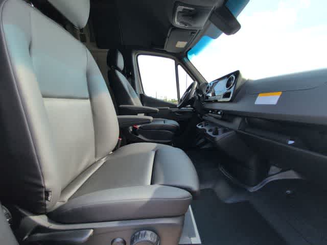 Thumbnail: 2026 Mercedes-Benz Sprinter - 20