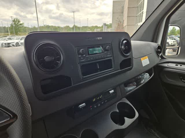 Thumbnail: 2026 Mercedes-Benz Sprinter - 25